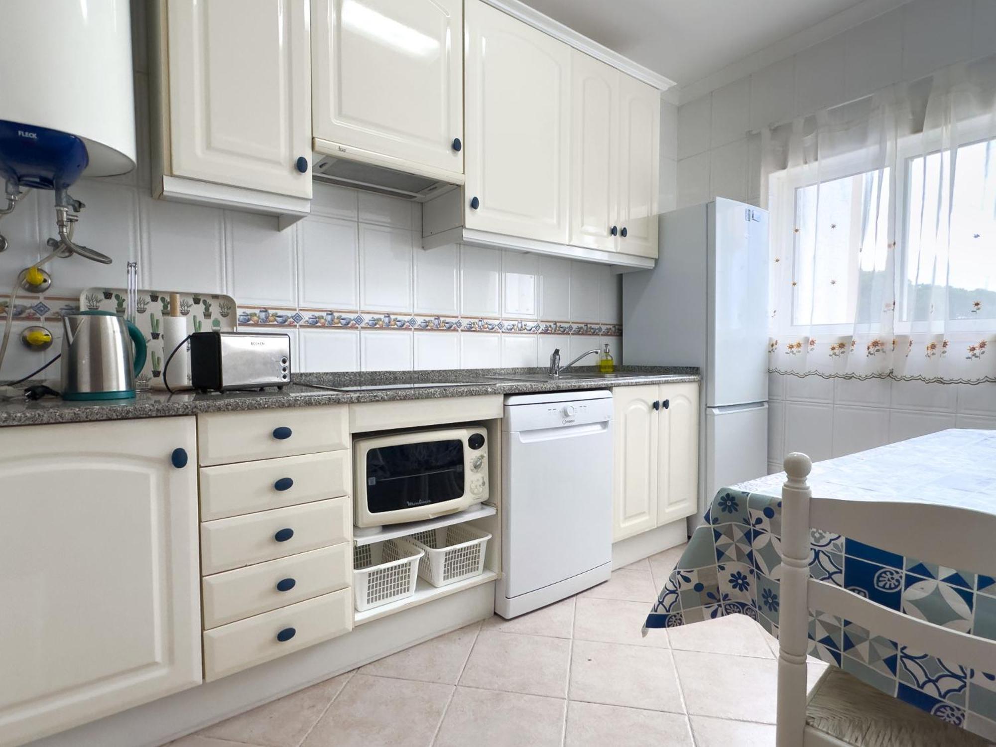 Os Apartamentos A Ramos Na Praia Da Gale Estao Inserido Em Condominio Com Piscina, Fica Apenas A 350 Metros Da Praia Da Gale - Apartamentos Com Ar Condicionado Tanto Nos Quartos Como Na Sala, Smart Tv Com Prime Video E Cozinha Completa Albufeira Luaran gambar