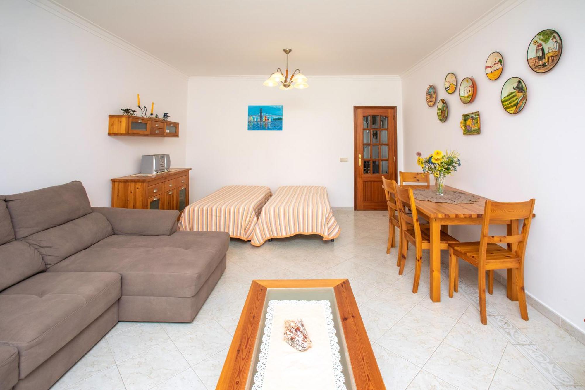 Os Apartamentos A Ramos Na Praia Da Gale Estao Inserido Em Condominio Com Piscina, Fica Apenas A 350 Metros Da Praia Da Gale - Apartamentos Com Ar Condicionado Tanto Nos Quartos Como Na Sala, Smart Tv Com Prime Video E Cozinha Completa Albufeira Luaran gambar
