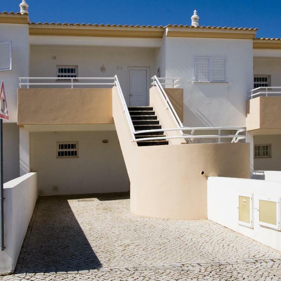 Os Apartamentos A Ramos Na Praia Da Gale Estao Inserido Em Condominio Com Piscina, Fica Apenas A 350 Metros Da Praia Da Gale - Apartamentos Com Ar Condicionado Tanto Nos Quartos Como Na Sala, Smart Tv Com Prime Video E Cozinha Completa Albufeira Luaran gambar