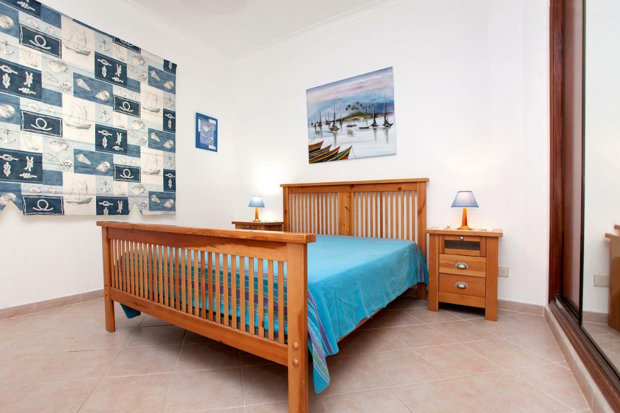Os Apartamentos A Ramos Na Praia Da Gale Estao Inserido Em Condominio Com Piscina, Fica Apenas A 350 Metros Da Praia Da Gale - Apartamentos Com Ar Condicionado Tanto Nos Quartos Como Na Sala, Smart Tv Com Prime Video E Cozinha Completa Albufeira Luaran gambar