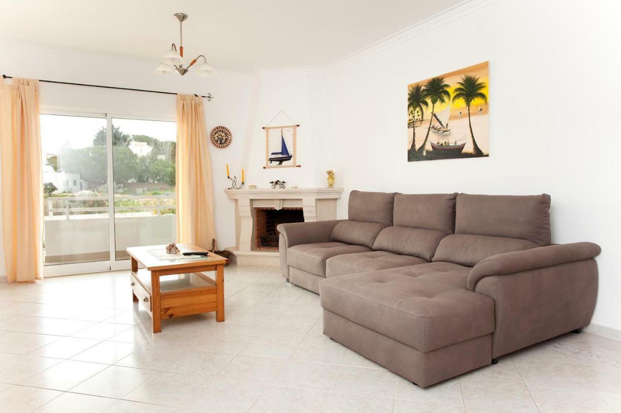 Os Apartamentos A Ramos Na Praia Da Gale Estao Inserido Em Condominio Com Piscina, Fica Apenas A 350 Metros Da Praia Da Gale - Apartamentos Com Ar Condicionado Tanto Nos Quartos Como Na Sala, Smart Tv Com Prime Video E Cozinha Completa Albufeira Luaran gambar